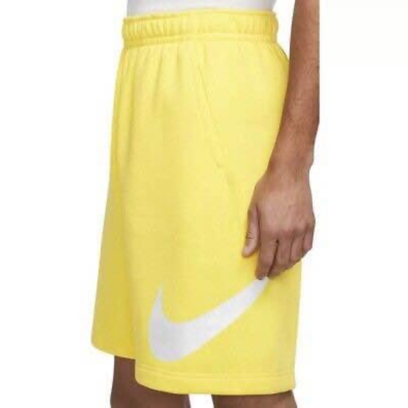 BRAND NEW men nike Nike yellow club fleece sports shorts size M & L (80% cotton) - Picture 5 of 8